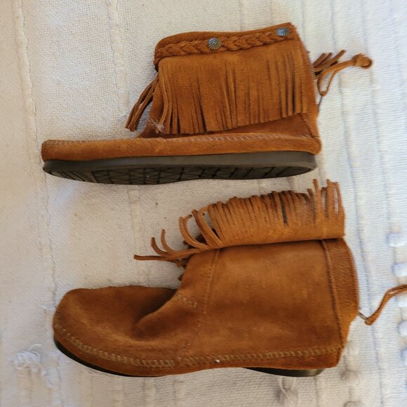 MINNETONKA Ankle Moccasin Boots - Size 8* - Picture 2 of 7